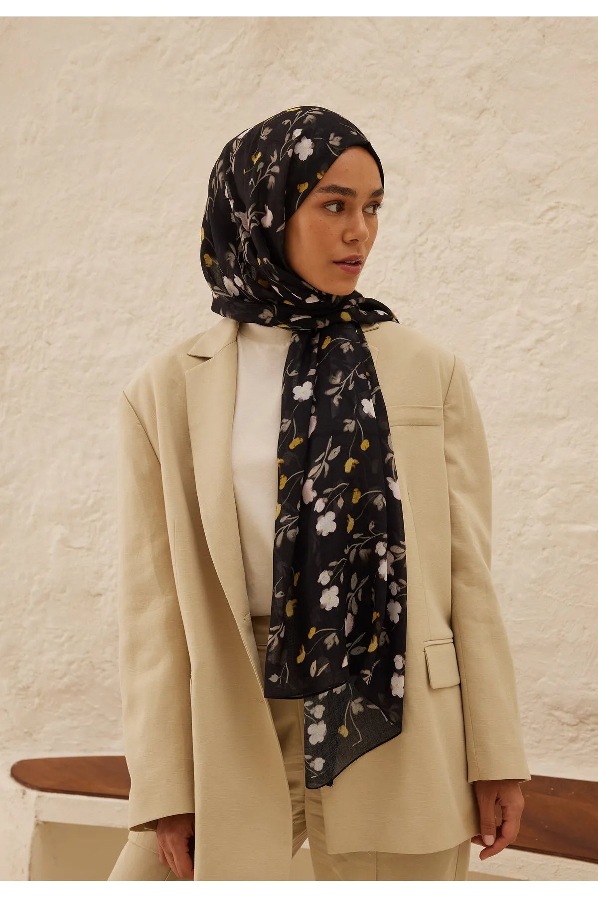 Fresh Scarfs Rami Hijab - Soft Flower Black - D'ITINA